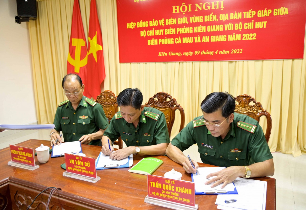 An Giang - Kiên Giang - Cà Mau ký kết hiệp đồng bảo vệ biên giới, vùng biển Tây Nam