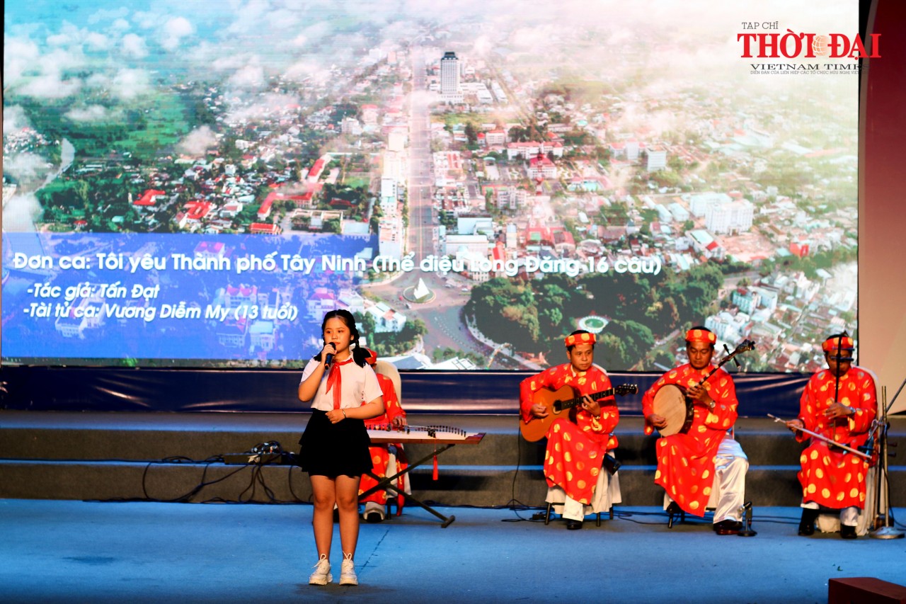 Đờn ca tài tử lưu dấu ấn văn hóa phương Nam trong lòng người mộ điệu Đờn ca tài tử lưu dấu ấn văn hóa phương Nam trong lòng người mộ điệu