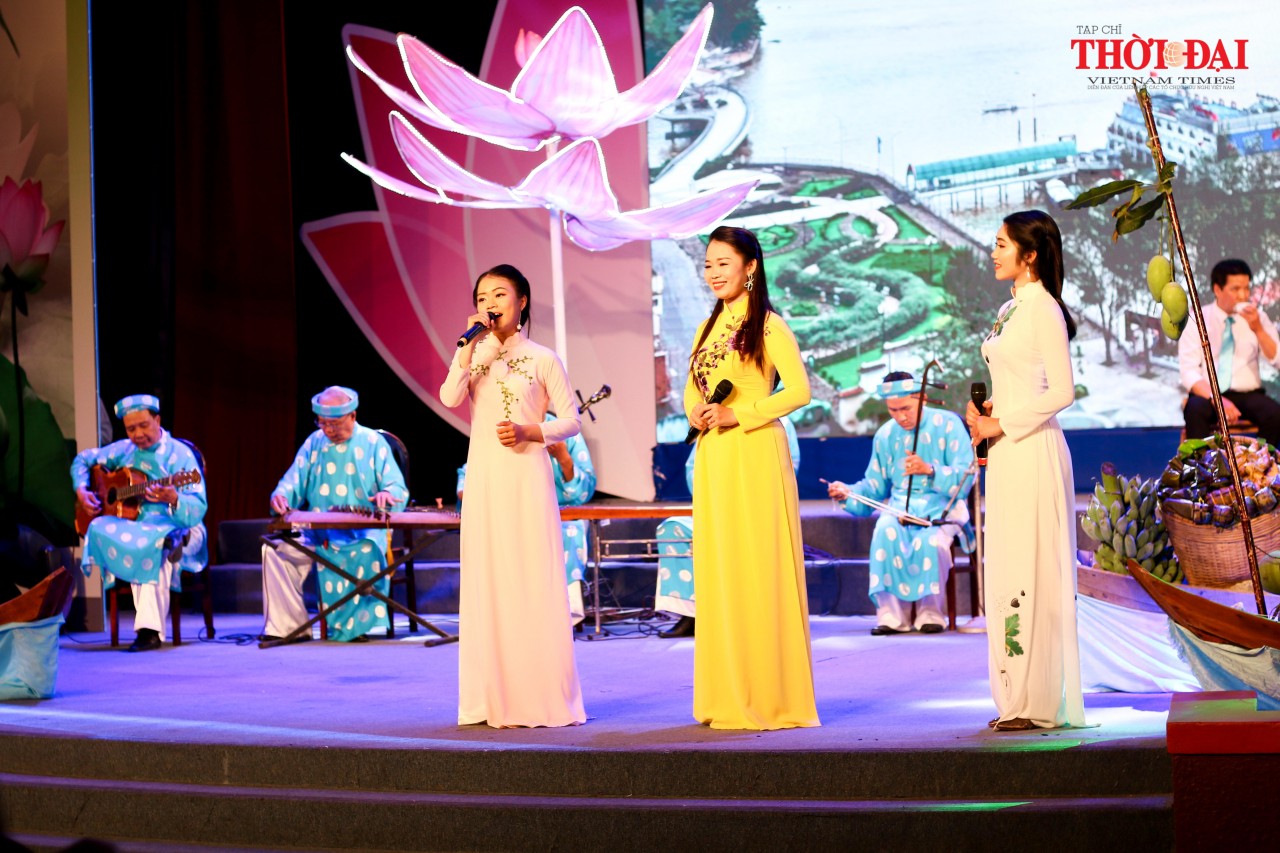 Đờn ca tài tử lưu dấu ấn văn hóa phương Nam trong lòng người mộ điệu Đờn ca tài tử lưu dấu ấn văn hóa phương Nam trong lòng người mộ điệu