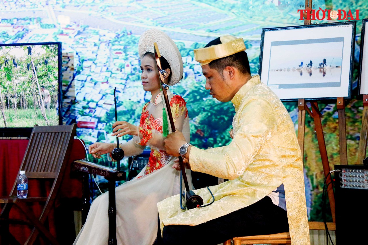 Đờn ca tài tử lưu dấu ấn văn hóa phương Nam trong lòng người mộ điệu Đờn ca tài tử lưu dấu ấn văn hóa phương Nam trong lòng người mộ điệu