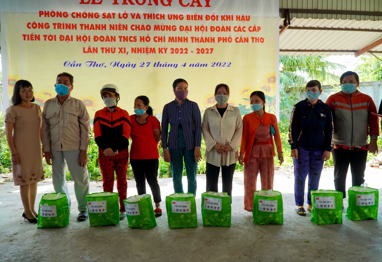 Liên hiệp Cần Thơ cùng Tổ chức MYI trồng 1.000 cây bần bảo vệ môi trường