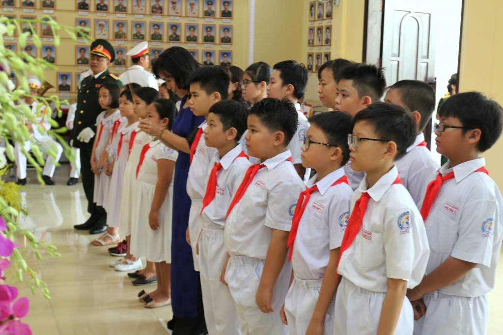 quan khu 9 to chuc le vieng nguyen chu tich nuoc le duc anh