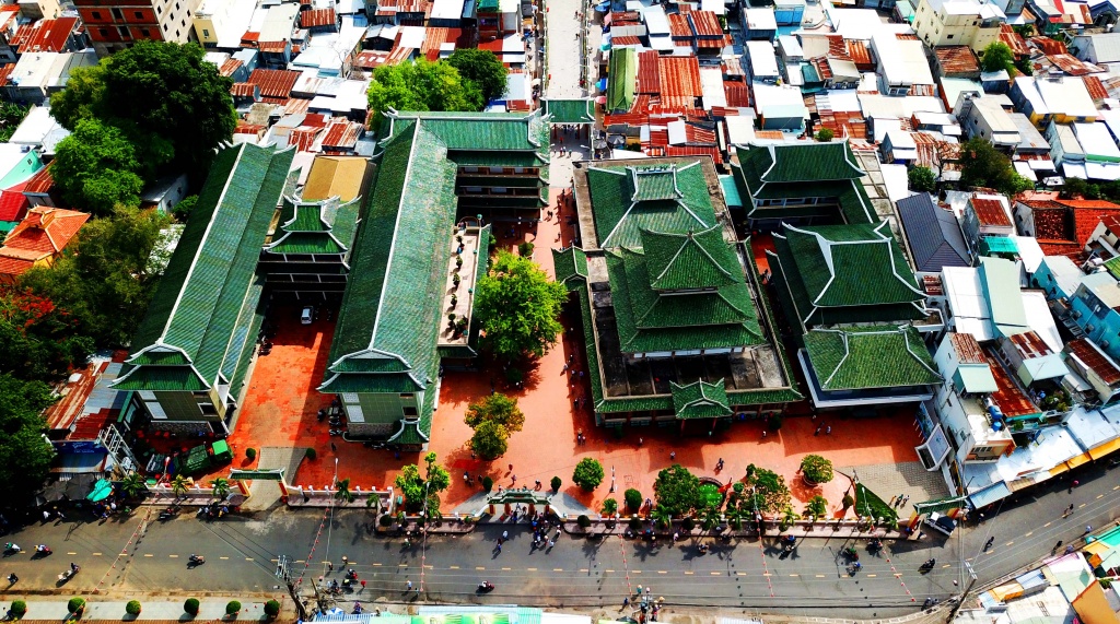 mieu ba chua xu mot diem den du lich tam linh o mien tay