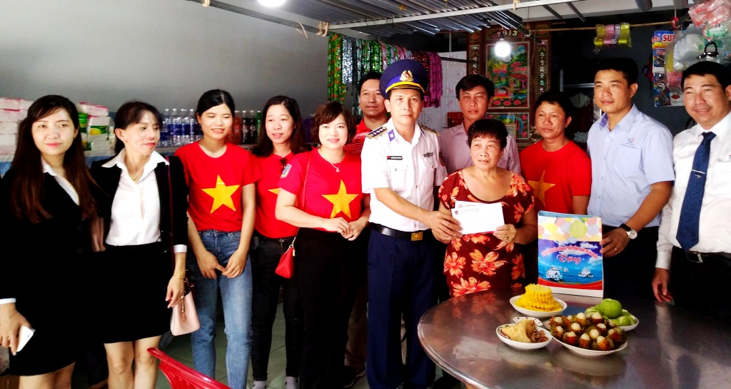 bo tu lenh vung canh sat bien 4 cam on su dong hanh cua bao thoi dai