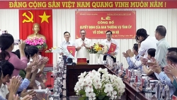 Hậu Giang trao quyết định điều động công tác nhiều nhân sự