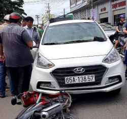 Vứt ma tuý, lao ôtô tông vào xe máy cảnh sát hòng tẩu thoát
