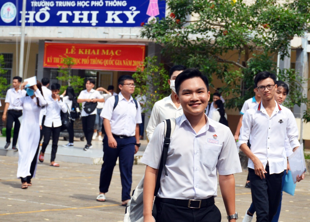 lap doi xe om cong an mien phi trong ky thi thpt quoc gia 2019
