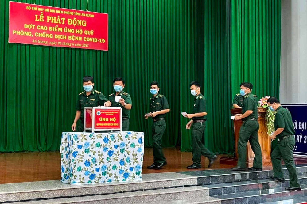 Bộ đội Biên phòng An Giang ủng hộ quỹ phòng, chống dịch Covid-19 hơn 200 triệu đồng