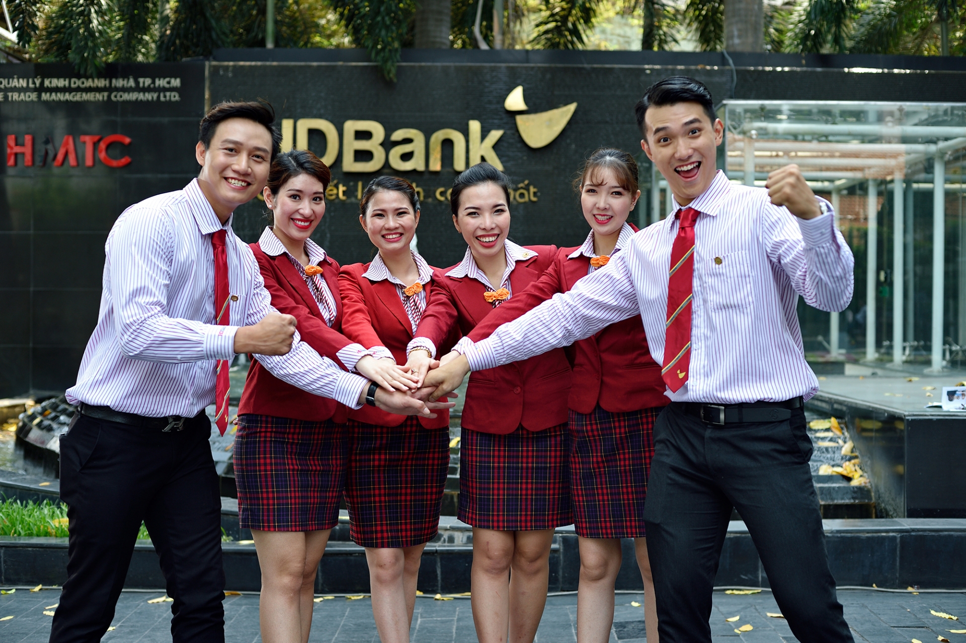 hdbank tuyen 1000 nhan su tren ca nuoc