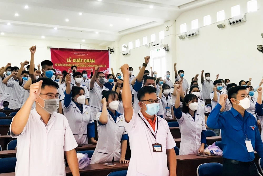 Đoàn tình nguyện Cần Thơ lên đường tiếp sức Bình Dương chống dịch Covid-19