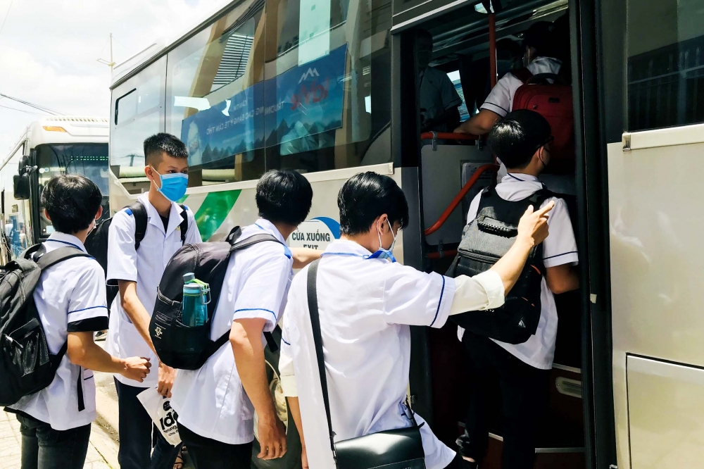 Đoàn tình nguyện Cần Thơ lên đường tiếp sức Bình Dương chống dịch Covid-19