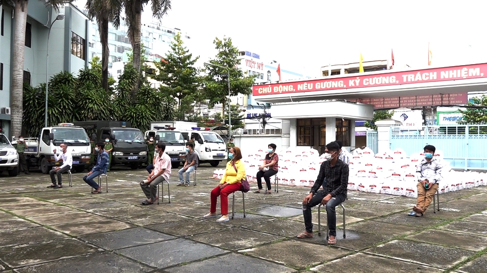 An Giang: Thăm hỏi, tặng quà cho người hoàn lương, tái hòa nhập cộng đồng