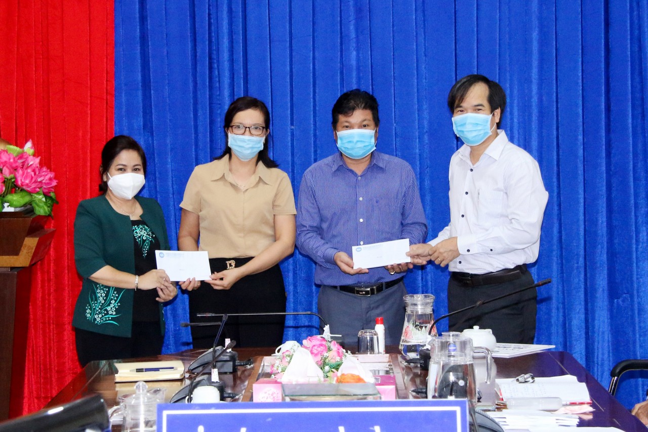 Dariu Foundation trao học bổng cho học sinh Cần Thơ bị ảnh hưởng bởi dịch Covid-19