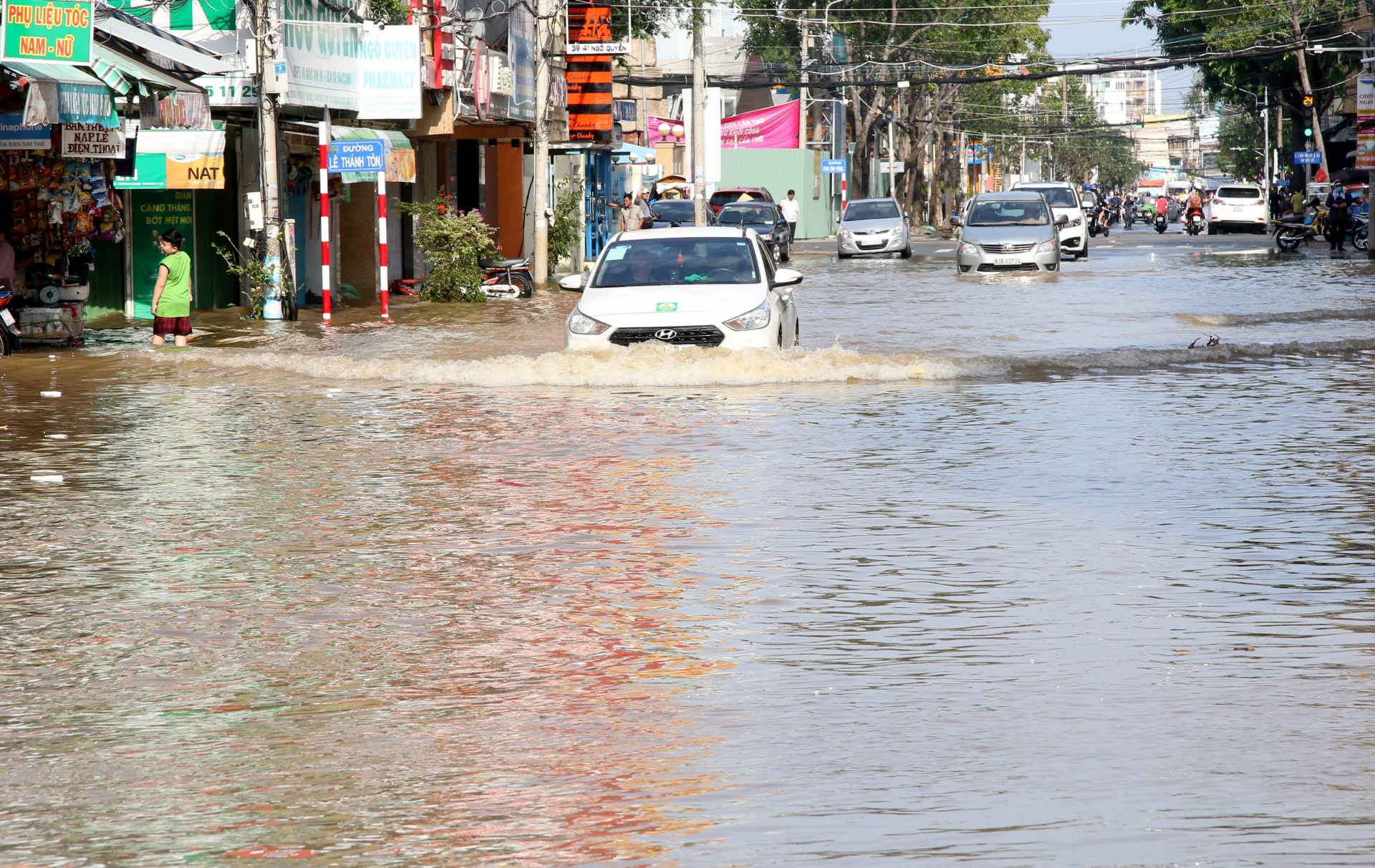 can tho nong chuyen 140 khu dan cu tu phat ngap lut hon 100 tuyen duong