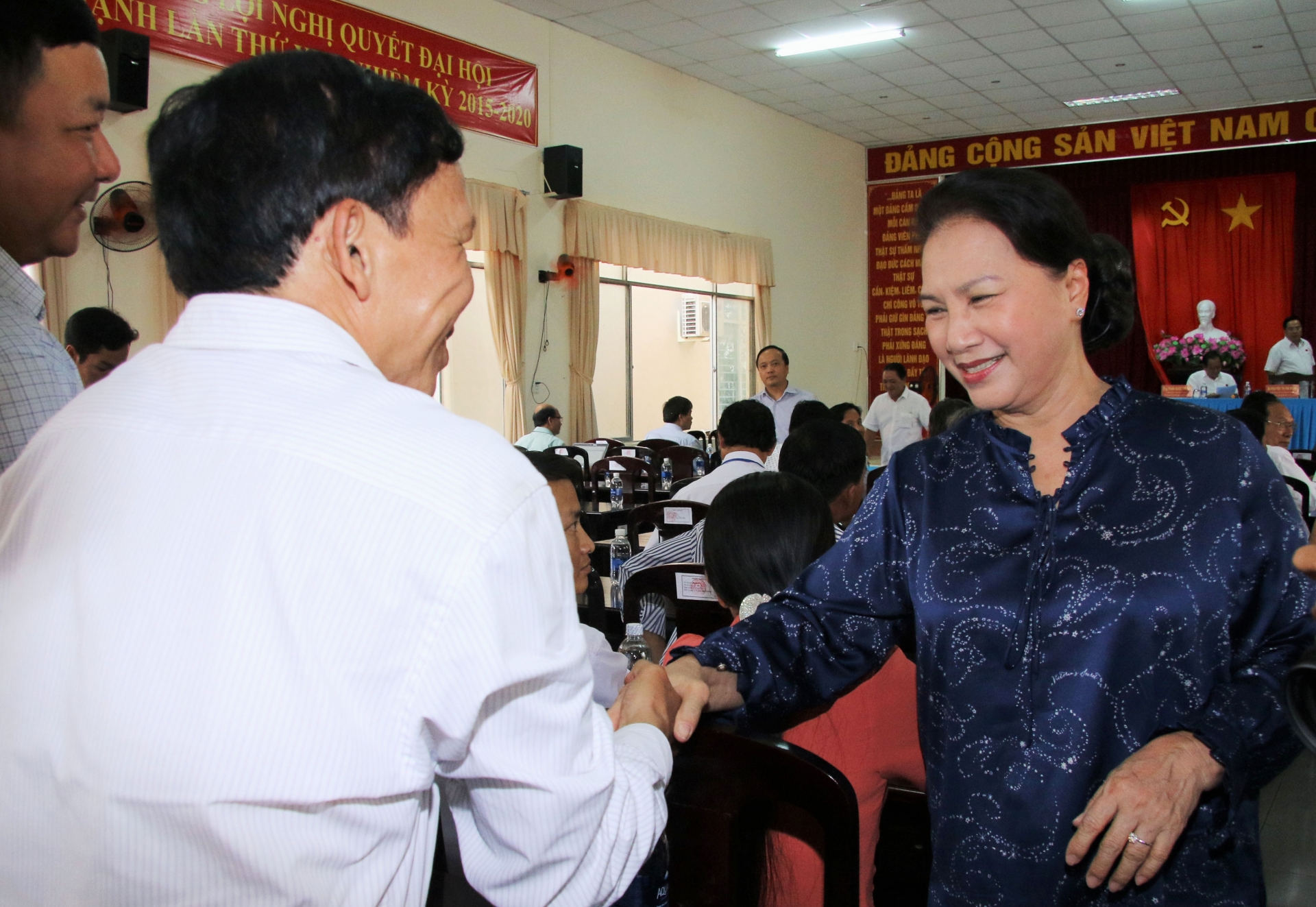 chu tich quoc hoi xu ly nghiem tat ca cac truong hop chay chuc chay quyen