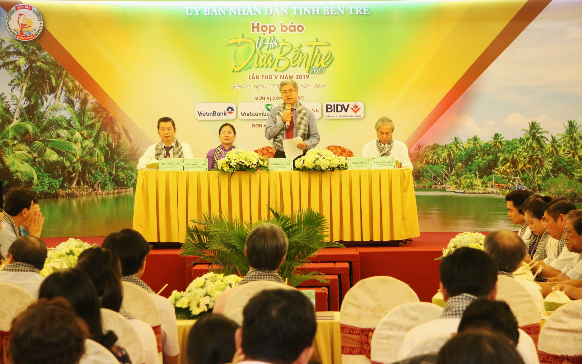 lien hoan am thuc dua nam bo tai ben tre co gi