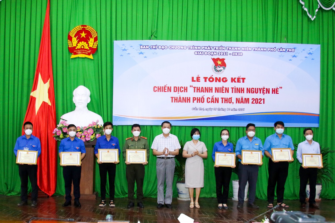 Đã có gần 10 nghìn đoàn viên, sinh viên Cần Thơ tham gia tuyến đầu chống dịch