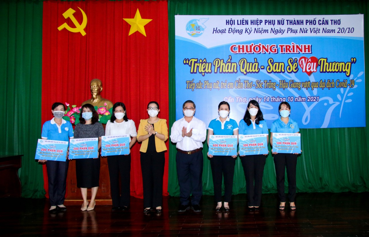 Cần Thơ trao 2.000 phần quà cho phụ nữ và trẻ em gặp khó khăn do dịch Covid-19