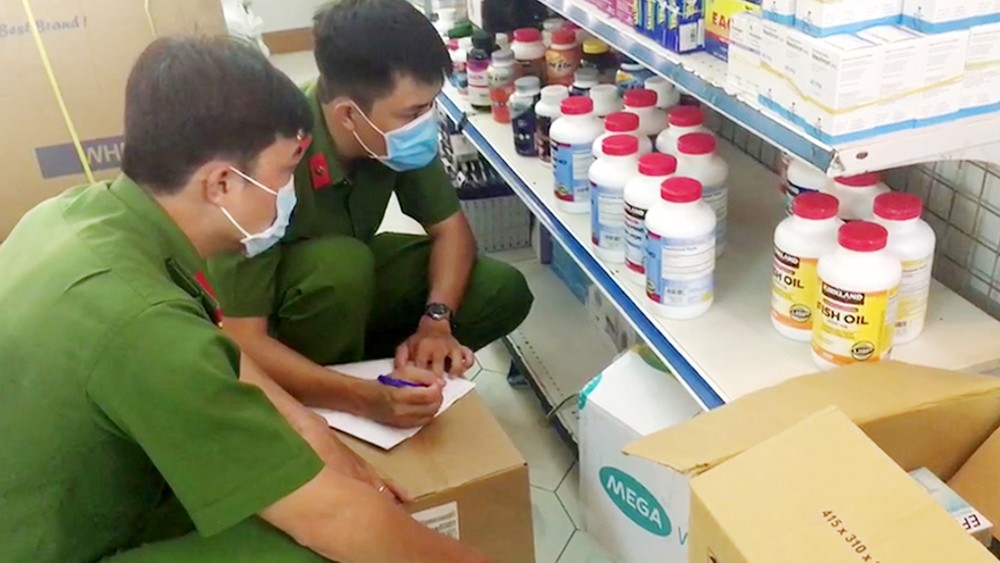 Tạm giữ trên 60.000 viên thực phẩm chức năng và thuốc tây không rõ nguồn gốc
