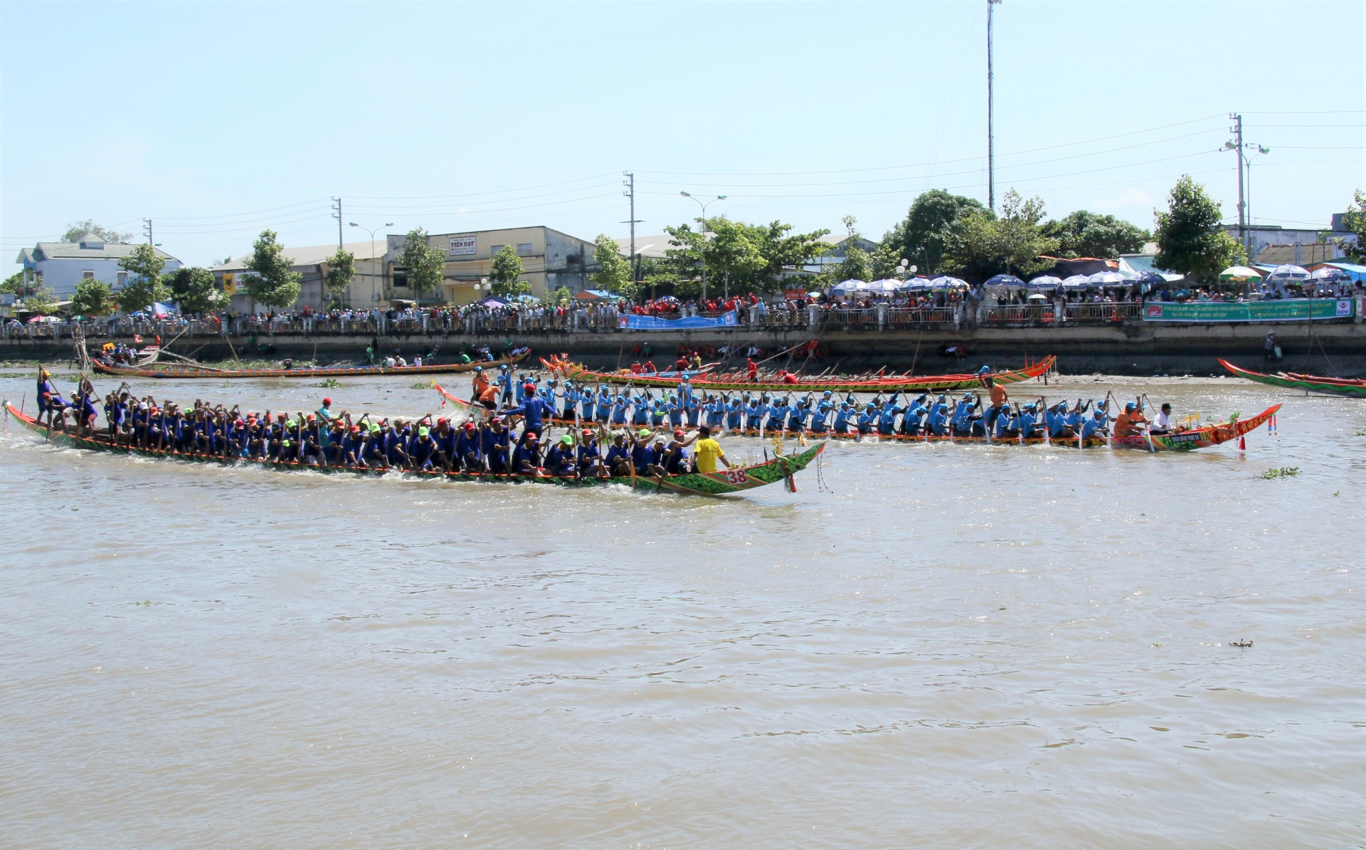 le hoi ooc om boc dua ghe ngo soc trang nam nay co gi hap dan