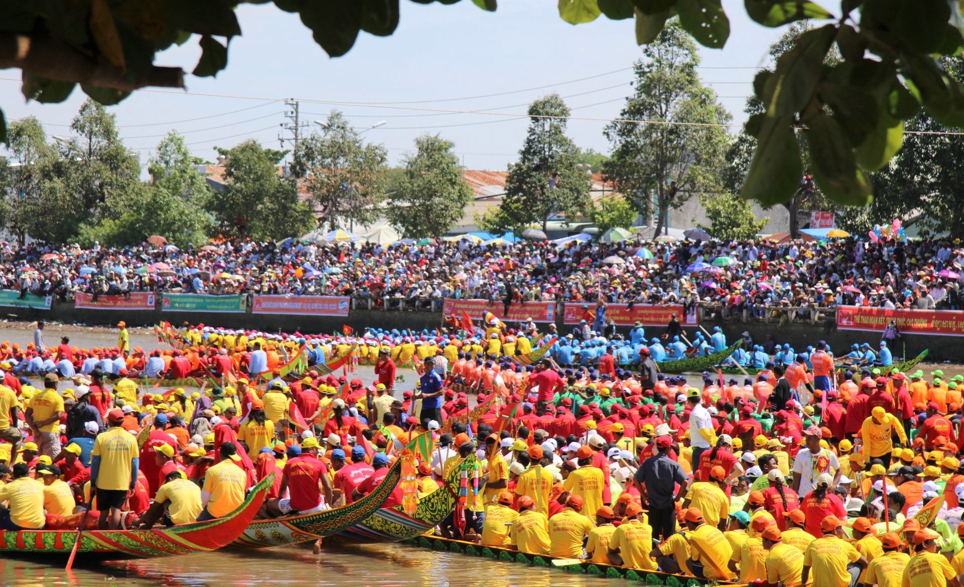 le hoi ooc om boc dua ghe ngo soc trang nam nay co gi hap dan