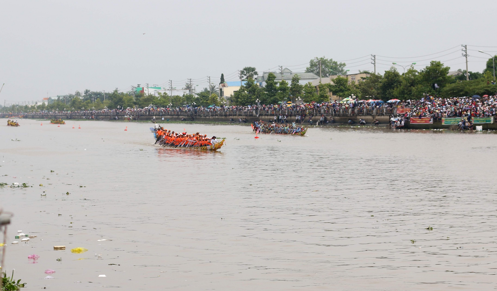 lao nguoi xuong song co vu ghe ngo tranh tai o mien tay
