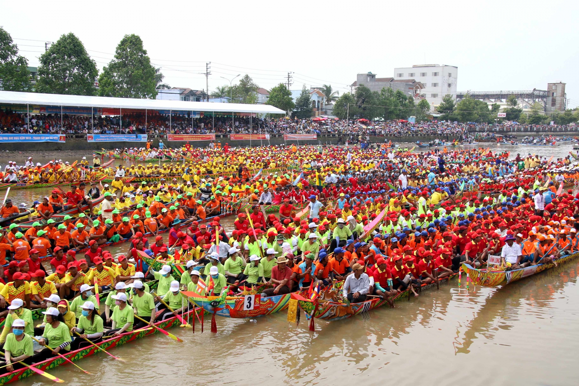 lao nguoi xuong song co vu ghe ngo tranh tai o mien tay