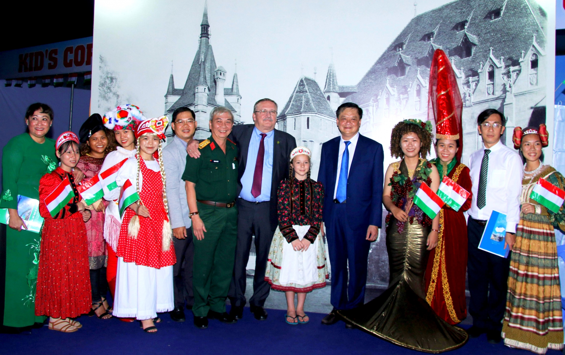 Nhiều hoạt động đặc sắc trong tuần văn hóa Hungary lần đầu tiên ở Cần Thơ nhieu hoat dong dac sac trong tuan van hoa hungary lan dau tien dien ra tai can tho