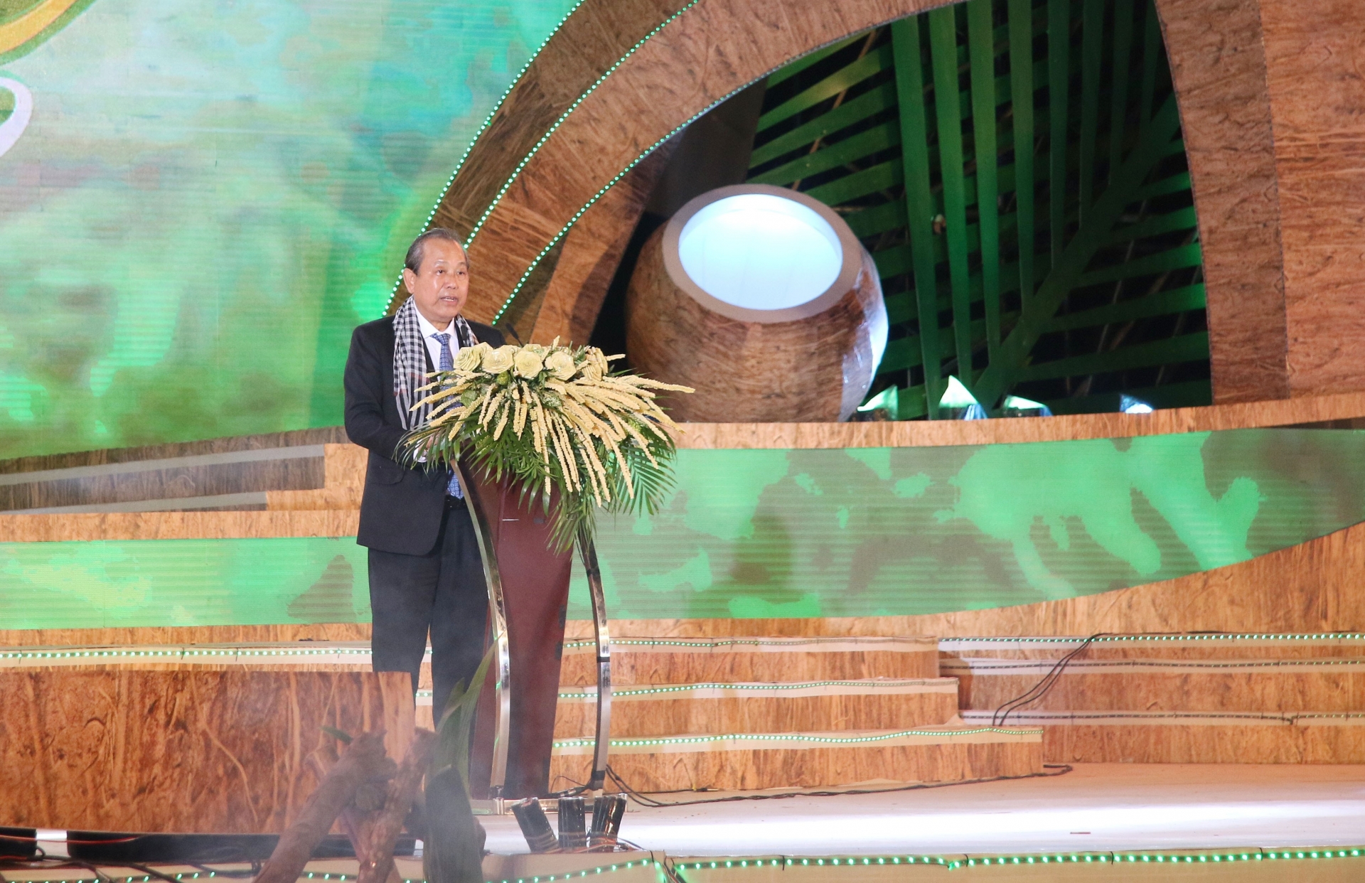 hang chuc ngan du khach do xo ve le hoi dua ben tre nam 2019