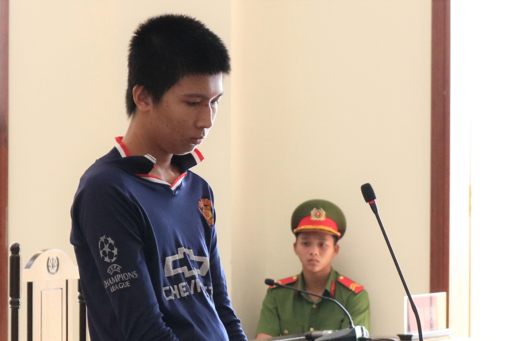 cuop 95 ngan cua cu ba 83 tuoi de choi game linh an 5 nam tu