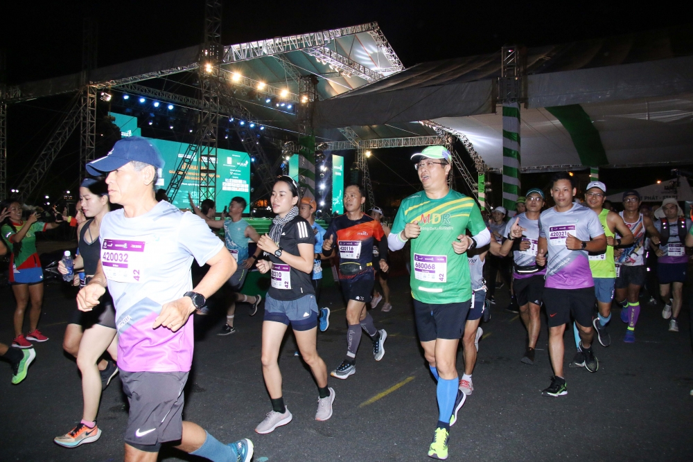 Hậu Giang: Bí thư Tỉnh ủy cùng 7200 vận động viên chạy Marathon chống biến đổi khí hậu Hậu Giang: Bí thư Tỉnh ủy cùng 7200 vận động viên chạy Marathon chống biến đổi khí hậu