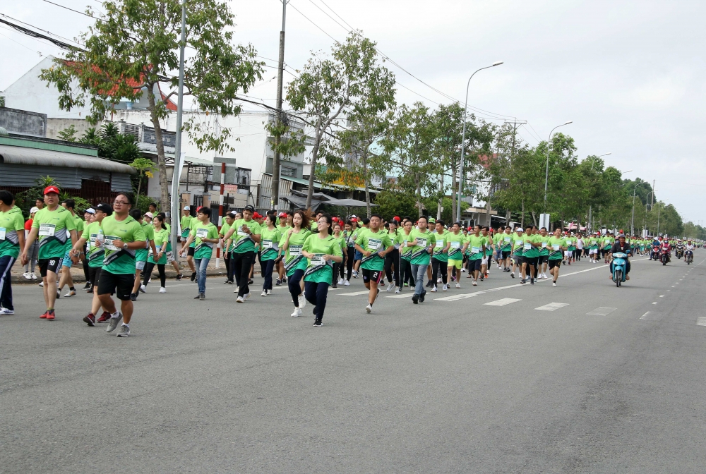 Hậu Giang: Bí thư Tỉnh ủy cùng 7200 vận động viên chạy Marathon chống biến đổi khí hậu Hậu Giang: Bí thư Tỉnh ủy cùng 7200 vận động viên chạy Marathon chống biến đổi khí hậu