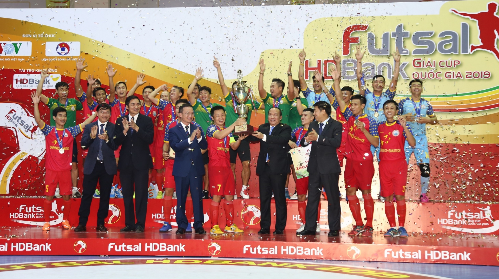 sanvinest sanatech khanh hoa len ngoi vo dich giai futsal hdbank cup quoc gia 2019