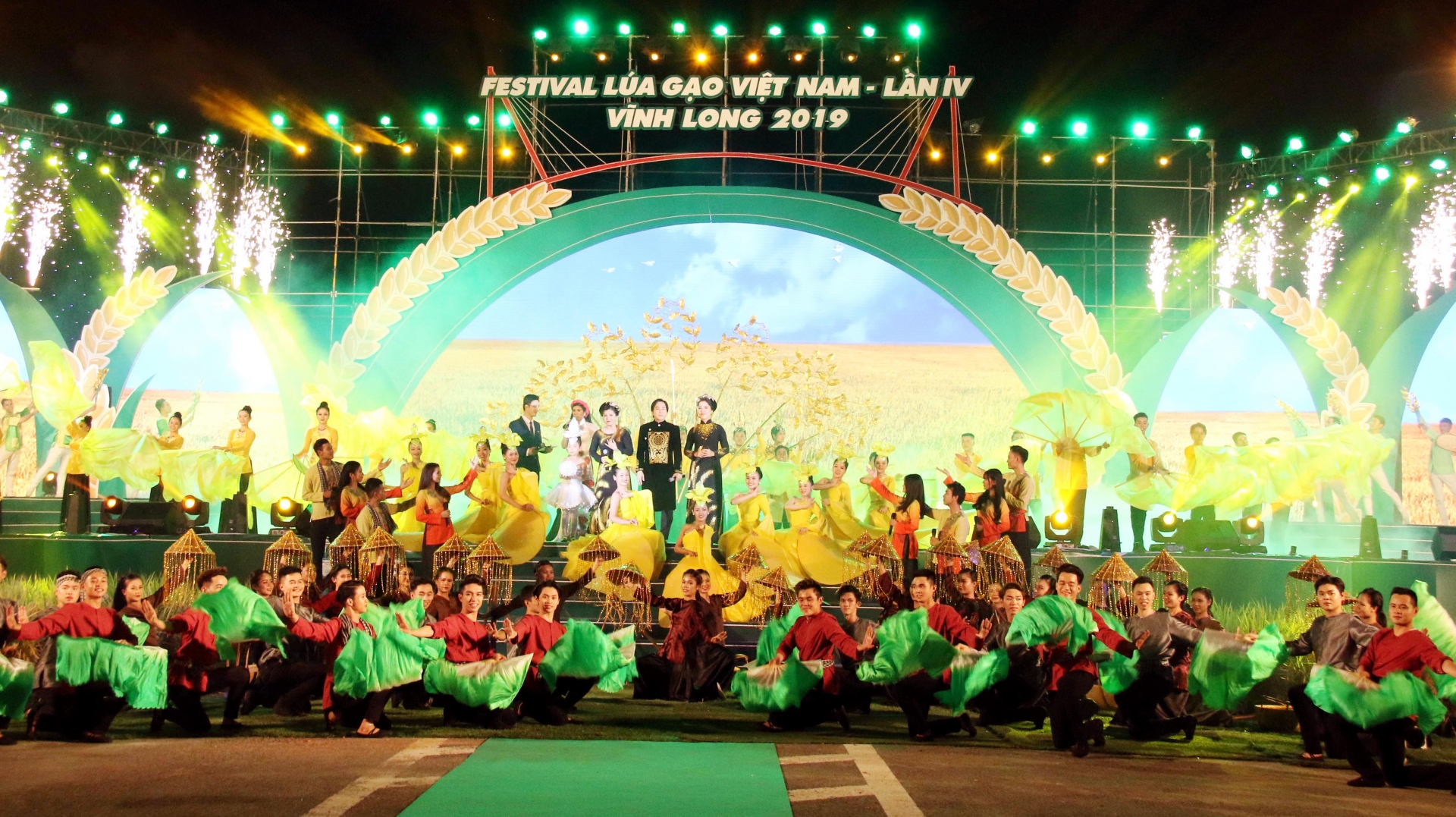 hon 800 gian hang gioi thieu thanh tuu tiem nang tai festival lua gao viet nam lan thu 4