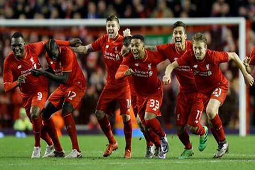 liverpool vao chung ket sau loat dau sung can nao