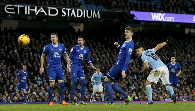 vuot qua everton man city vao chung ket gap liverpool