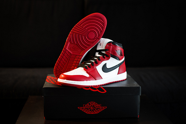 nhin cach michael jordan cuu nike de hieu am muu khi bitis chon son tung mtp