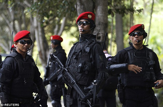 indonesia dinh chi hop tac quan su voi australia