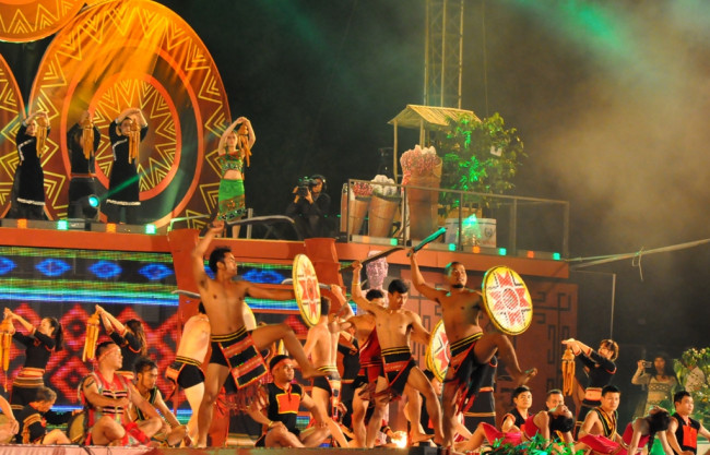 lien hoan van hoa cong chieng tay nguyen 2017 phat huy ban sac dong bao cac dan toc