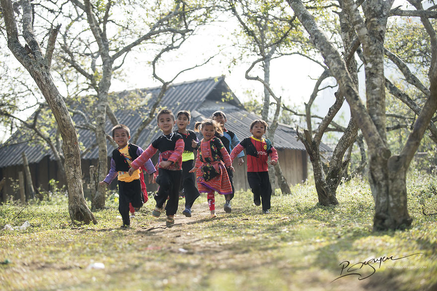 bo anh tuyet dep ve ngay tet cua dong bao dan toc hmong o moc chau