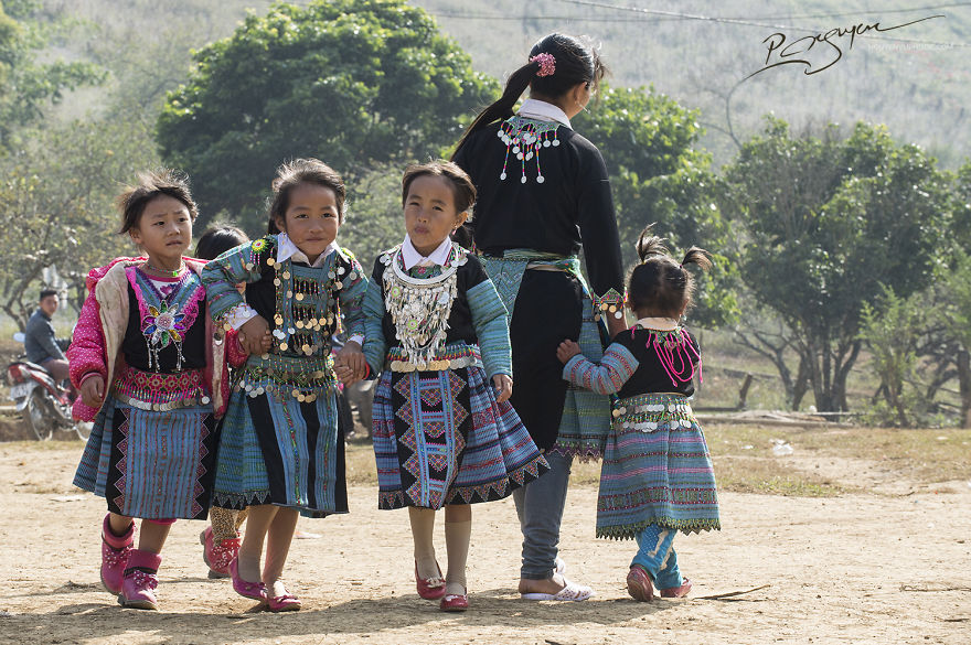 bo anh tuyet dep ve ngay tet cua dong bao dan toc hmong o moc chau