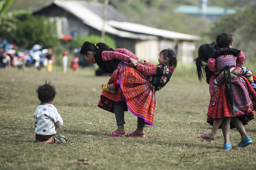 bo anh tuyet dep ve ngay tet cua dong bao dan toc hmong o moc chau
