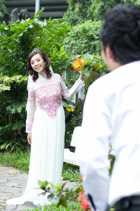 anh cuoi 6 nam truoc cua hoa hau hai thu trang va tien luat