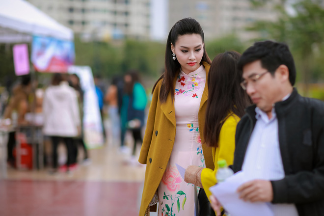 hoa hau bien thuy trang mong manh giua thoi tiet lanh