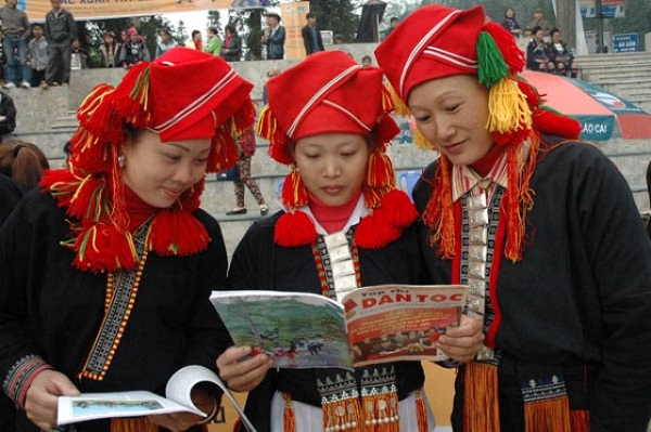 cap 18 an pham bao tap chi cho dong bao dan toc thieu so va mien nui
