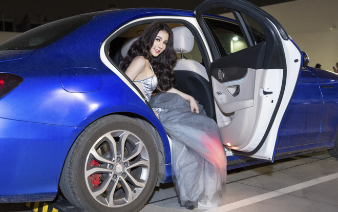 diep lam anh khoe ve nong bong truoc dam dong