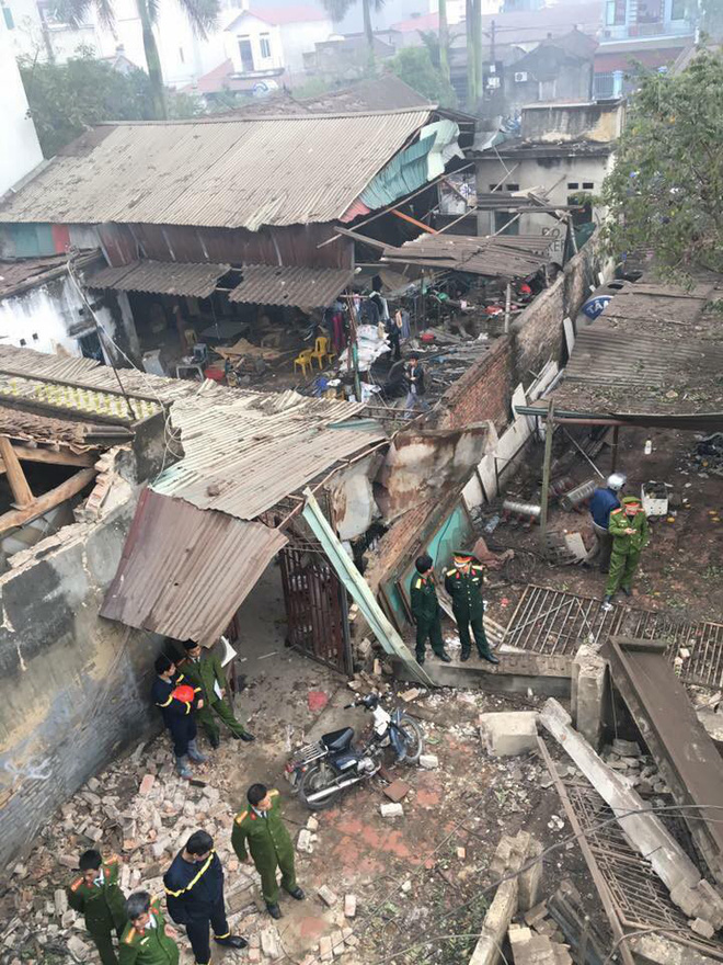 chum anh canh tan hoang sau vu no kinh hoang o bac ninh luc rang sang dau dan vang vao nhieu nha dan gan hien truong