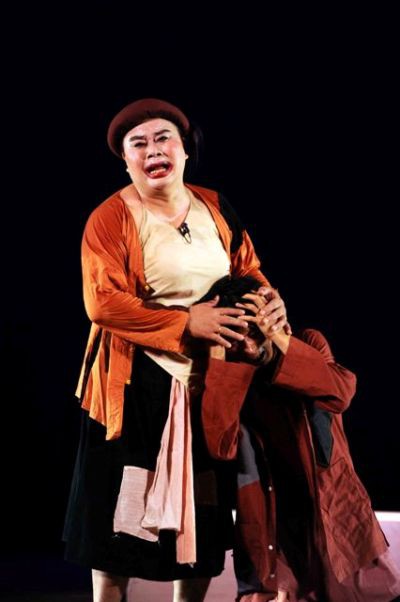 chuyen it biet va loi the ky la cua nguoi dong ngoc hoang dau tien trong lich su tao quan