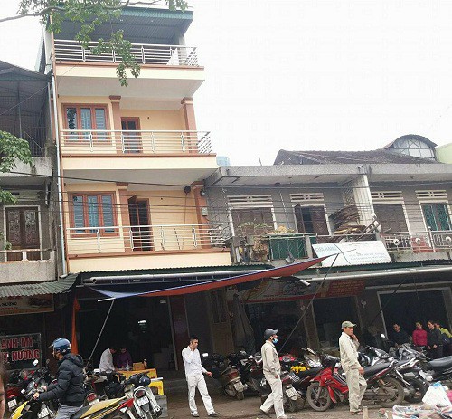 nguoi than ta hoa phat hien thanh nien 22 tuoi tu vong nhieu ngay trong tu the treo co tren san thuong