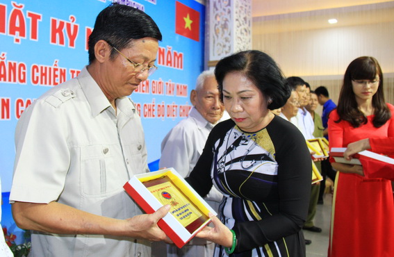 xay them nhu ng nhi p ca u hu u nghi viet nam campuchia